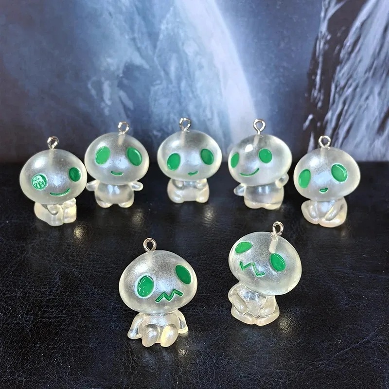 7Pcs Glow In The Dark Alien Re - Resin Art Pendant recension och pris