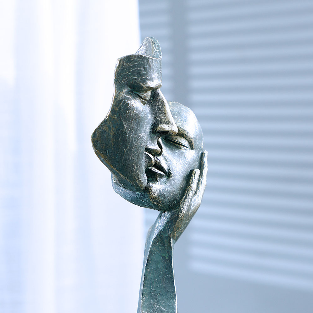 Kissing Face Mask Sculpture, H - Resin Art Unique Ideas recension och pris